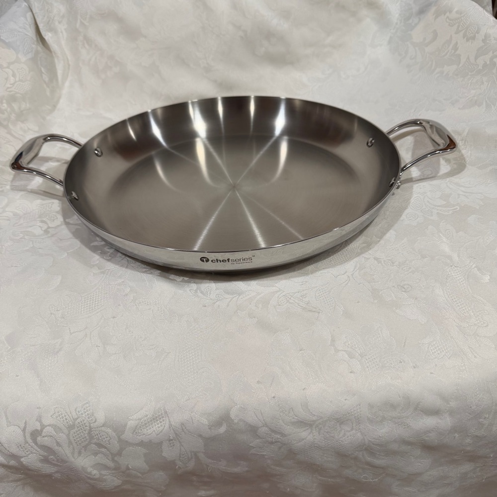 NEW! Tupperware Chef Series 14” Paellera Pan Cookware. Cover is sold separately - Picture 2 of 6